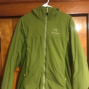 Arc’teryx Atom LT Hoodie - Men’s Medium Green